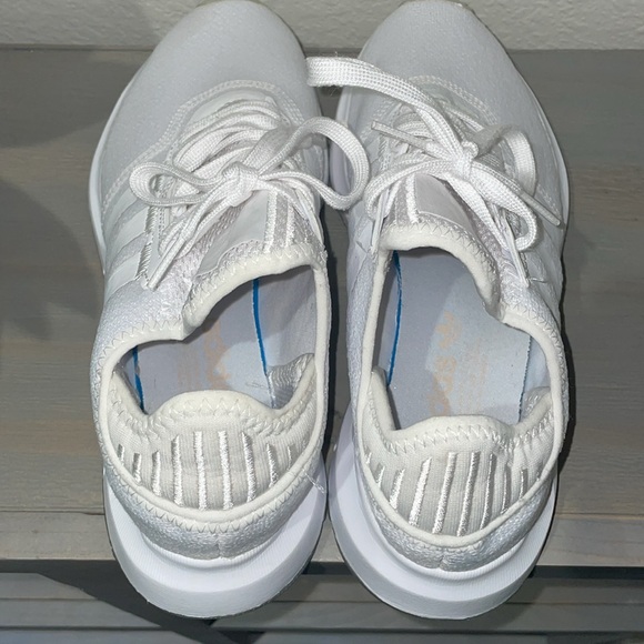 Adidas Women's Swift Run Sneaker - Picture 4 of 12